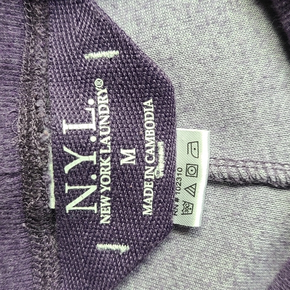 Ladies Jogging Suit - Picture 7 of 9